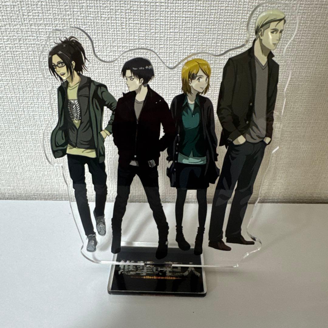 進撃の巨人 現代 リヴァイ エルヴィン ハンジ ペトラ アクスタ - メルカリ