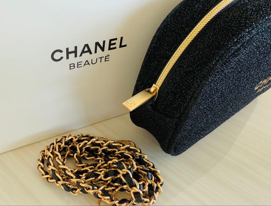 CHANEL 黒ノベルティコフレポーチ☆新品ラメ入りショルダーストラップ