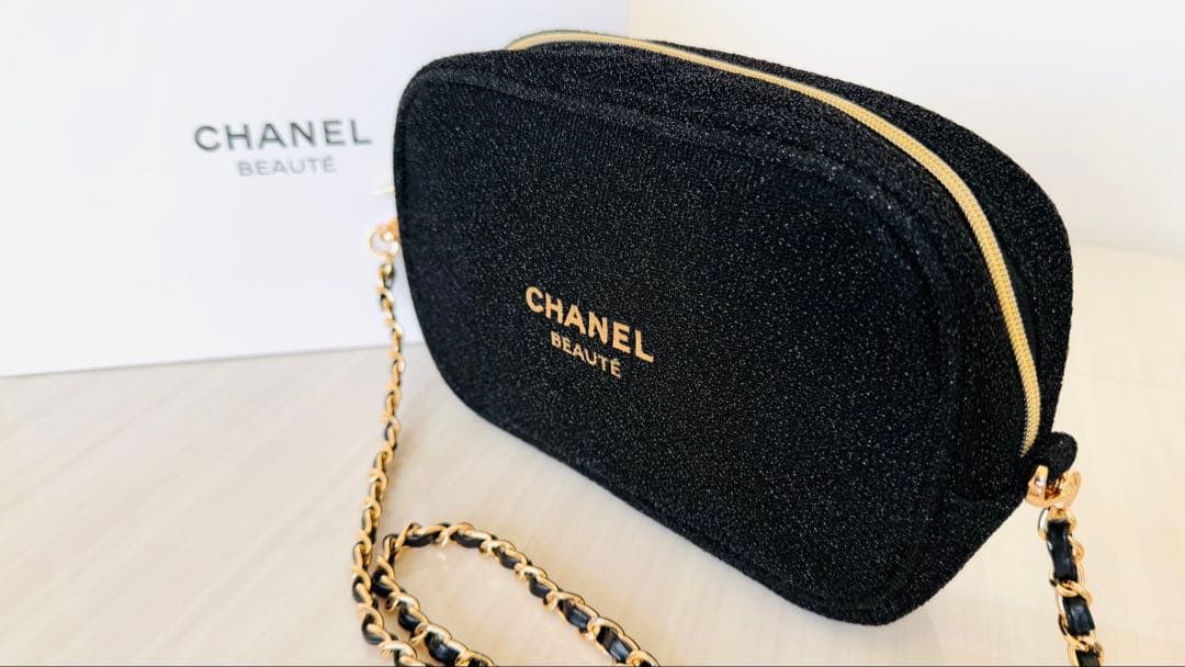 CHANEL 黒ノベルティコフレポーチ☆新品ラメ入りショルダーストラップ