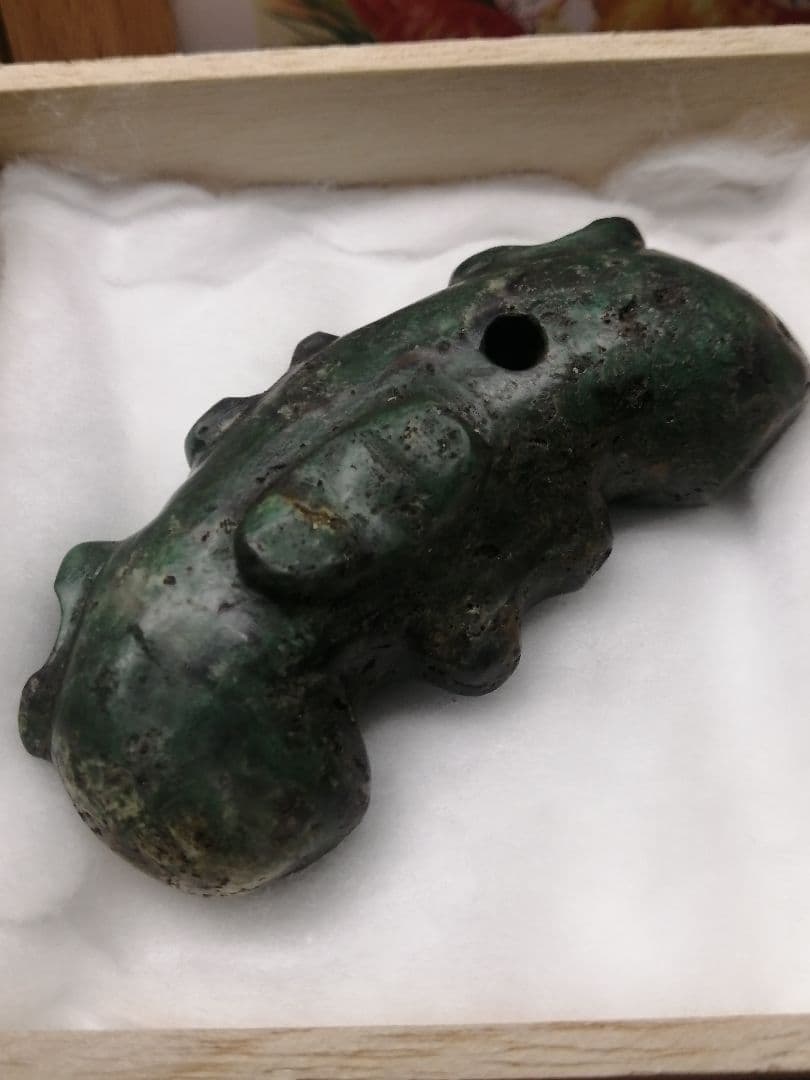 ☆古墳期『蛇紋子持勾玉』出土品。大型勾玉 7.0cm 蛇紋石 凄い迫力が