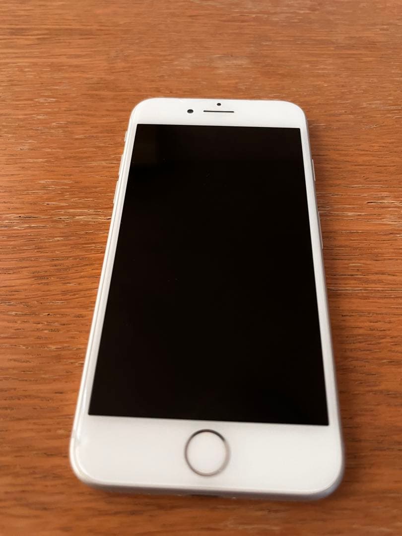 iPhone8 初期化済・SIMフリー　画面割れあり操作正常、更新可能です。 画面割れ 傷 iPhone8 64GB SIMフリー その他問題なし - メルカリ