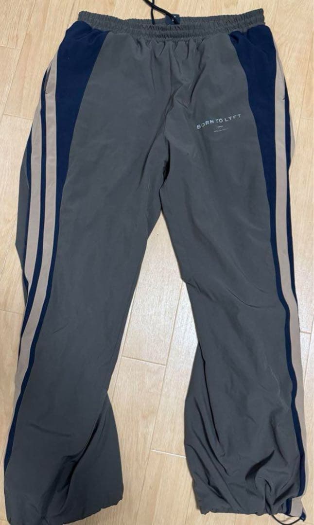 専用⚠︎ LYFT 2LINE OVERSIZE TRACK 上下XLセット 田口 - メルカリ