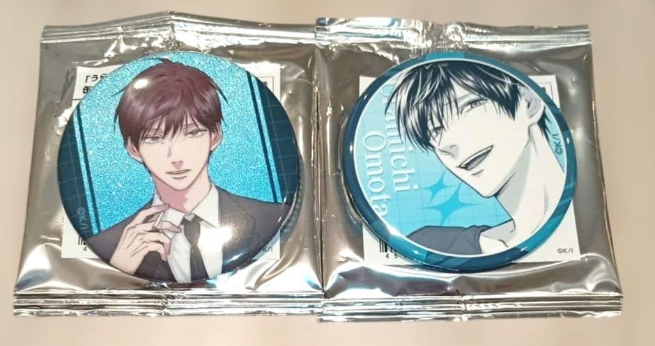 うらみちお兄さん 缶バッジ 表田裏道 2点セット ② - メルカリ