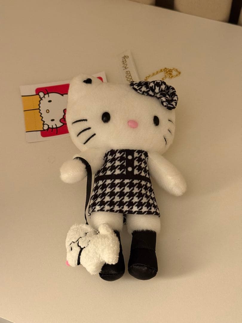 ハローキティ展 50周年 限定 ぬいぐるみ マスコット モノクロ 千鳥