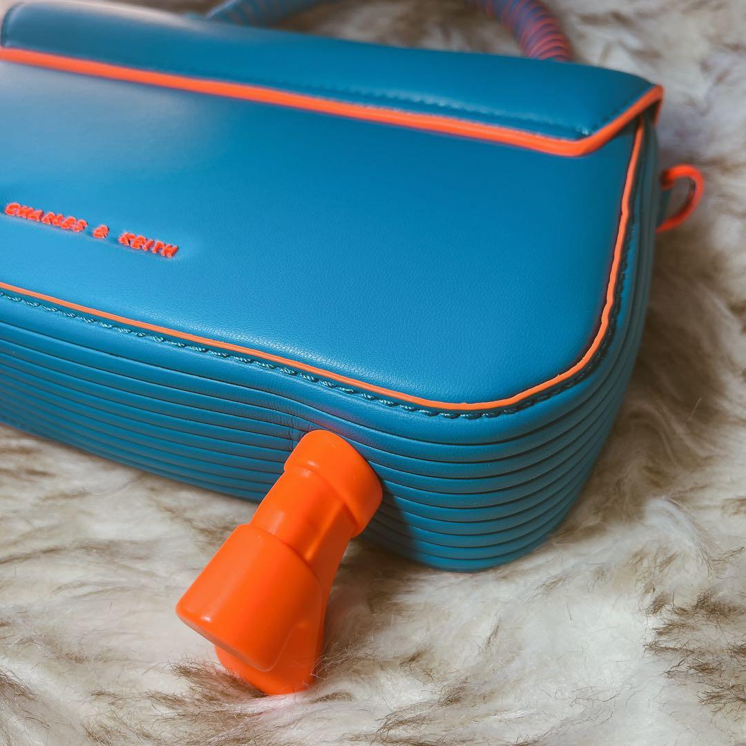 CHARLES & KEITH カリオペトップハンドルバッグ - メルカリ