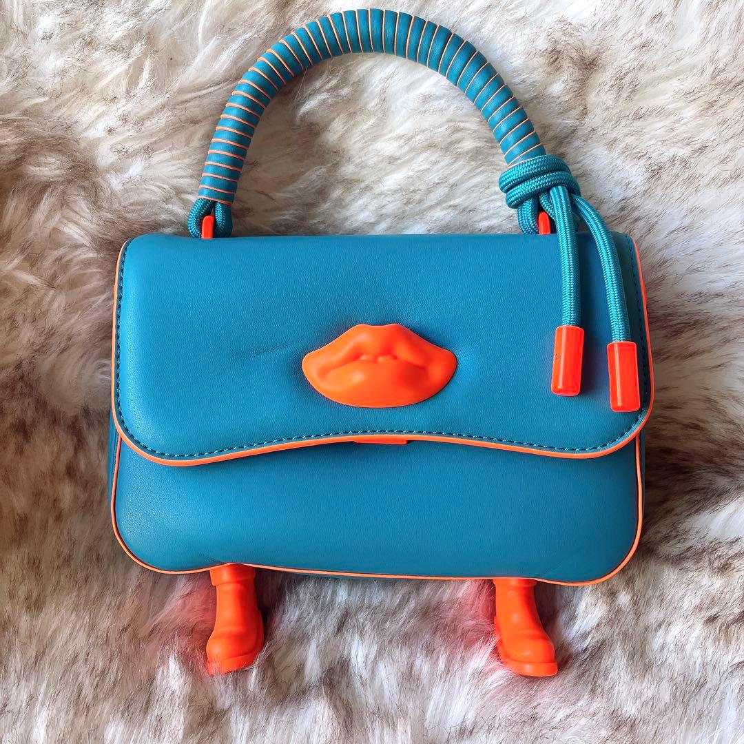 CHARLES & KEITH カリオペトップハンドルバッグ - メルカリ