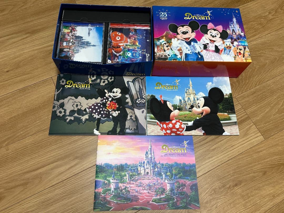東京ディズニーリゾートCD12枚　Dream 25周年　ユーキャン 東京ディズニーリゾート（R）25周年記念！ パーク音楽の最新CD