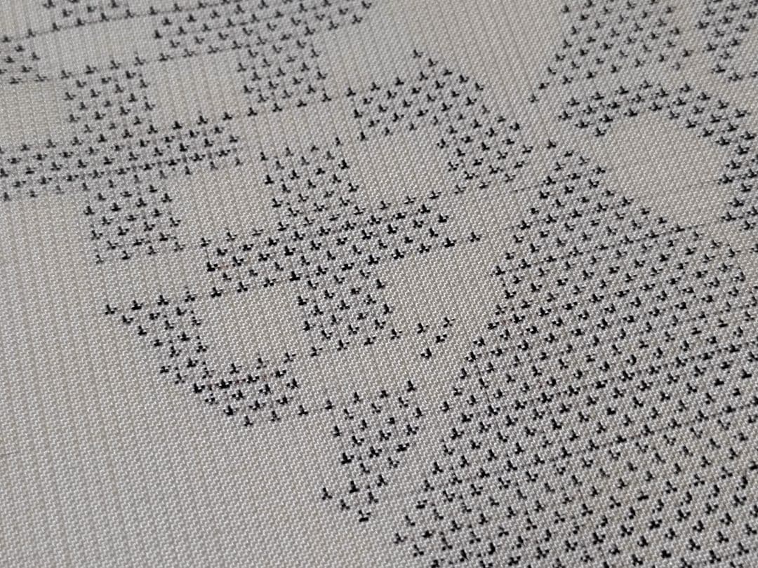 219R 本場大島紬 白大島 カタス 正絹 しつけ糸有り 裄長 H - メルカリ