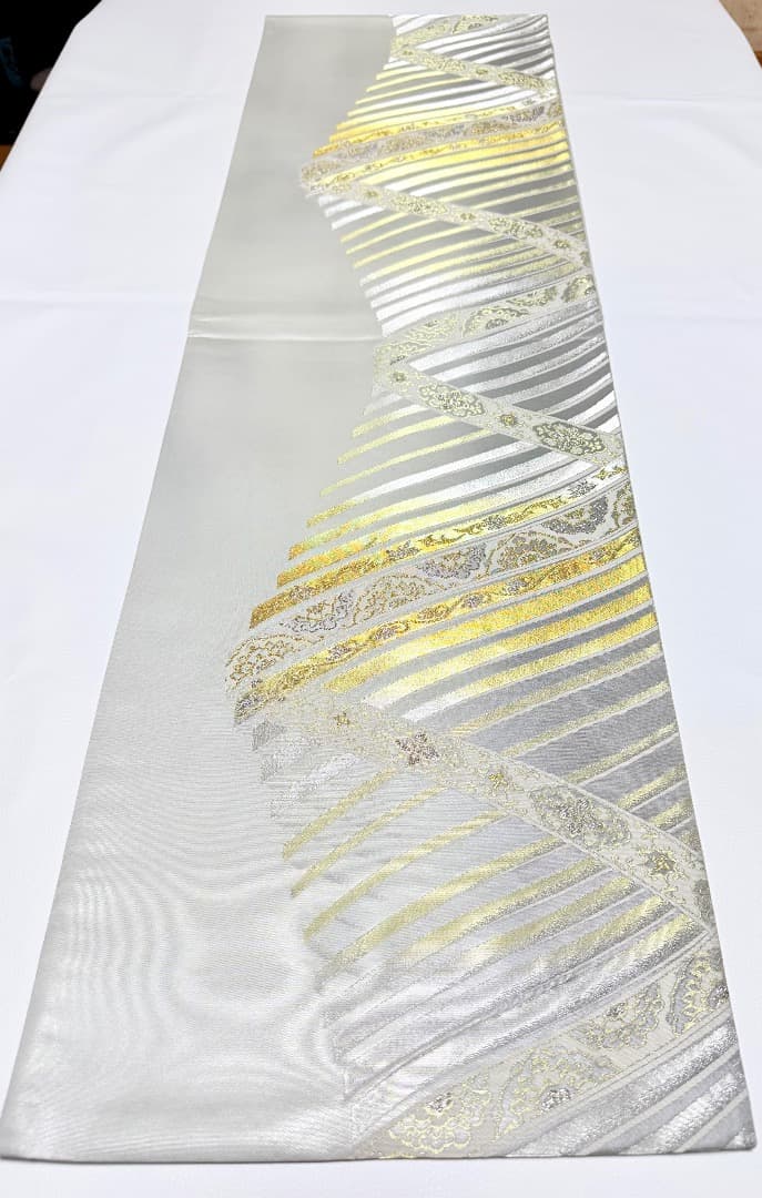 高級 袋帯 正絹 六通柄 グレー ホワイト 献上柄 訪問着 付け下げ 博多織