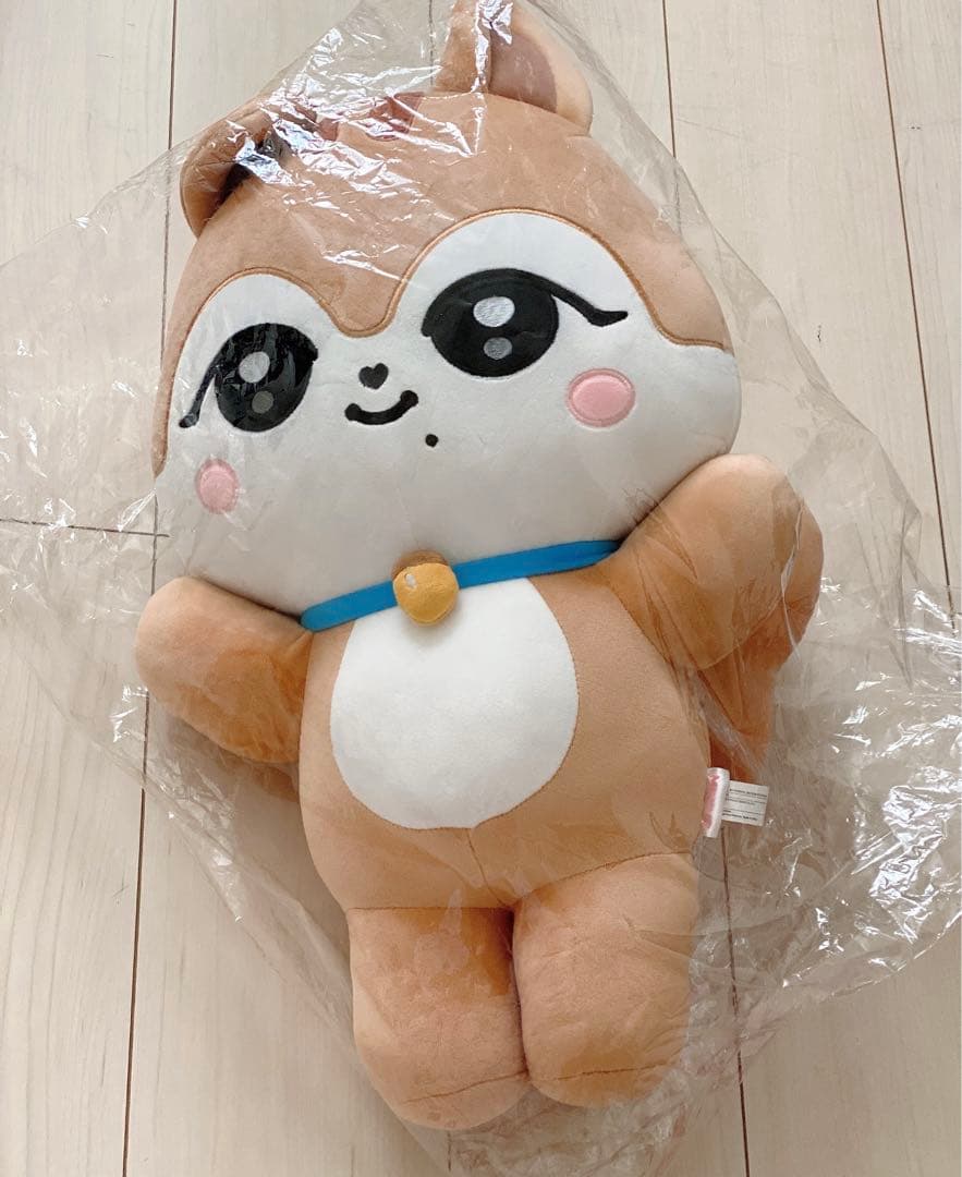 IVE minive DAL-E ガウル メガクッション - メルカリ