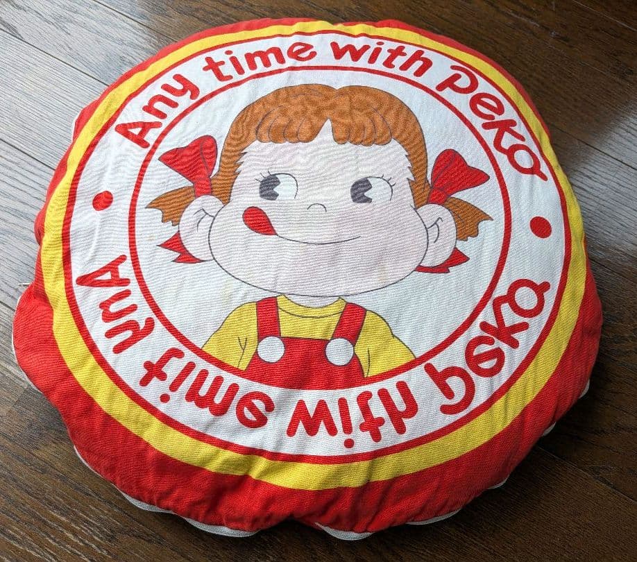 【非売品　レア】ペコちゃん クッションブランケットストライプ）コレクターアイテム 2月28日は不二家の日♡もりあがるペコちゃんのポシェットと