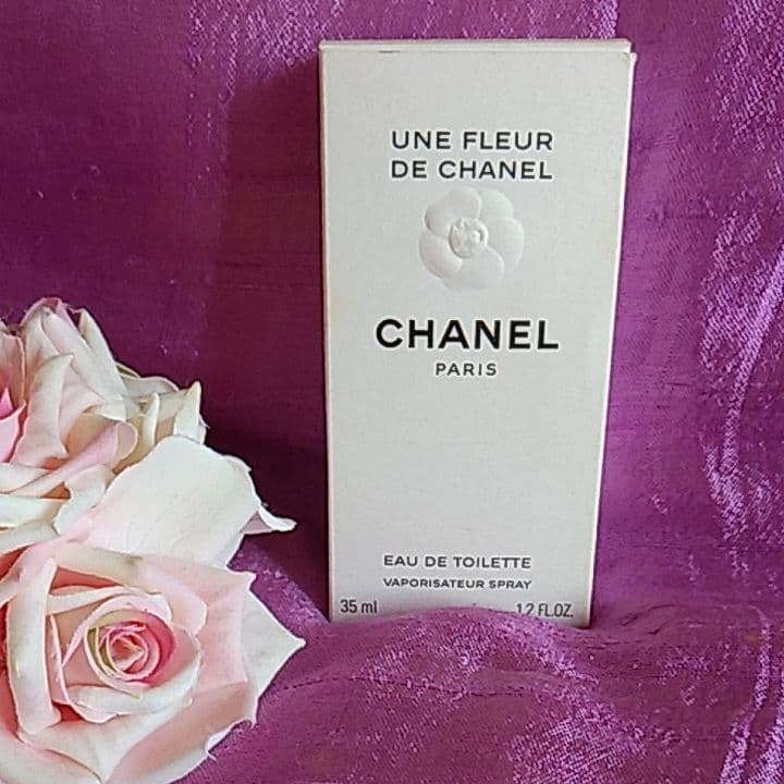 ❤️CHANEL❤️ UNE FLEUR TOILETTE　35ml Une Fleur de Chanel Chanel perfume - a fragrance for women 1998