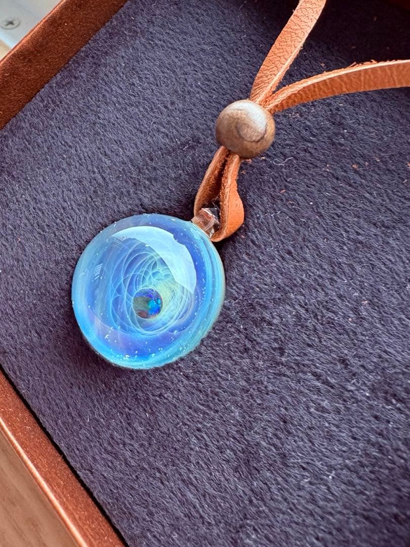 宇宙ガラス　Plus Alfa プラスアルファ　専用台座付き オークション】宇宙ガラスオークション販売 : Plus Alpha