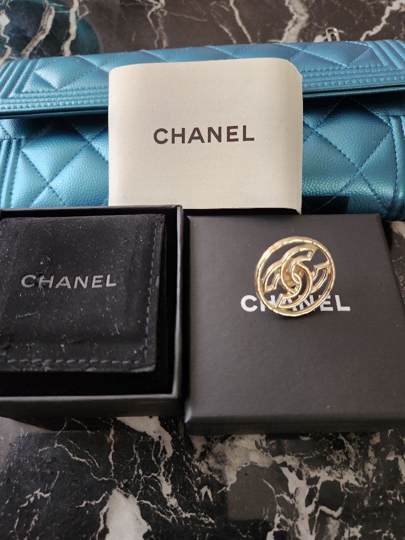 シャネル　ピンブローチ　男性にもOK　本物正規品 楽天市場】CHANEL【シャネル】ピンブローチ アクセサリー ジュエリー