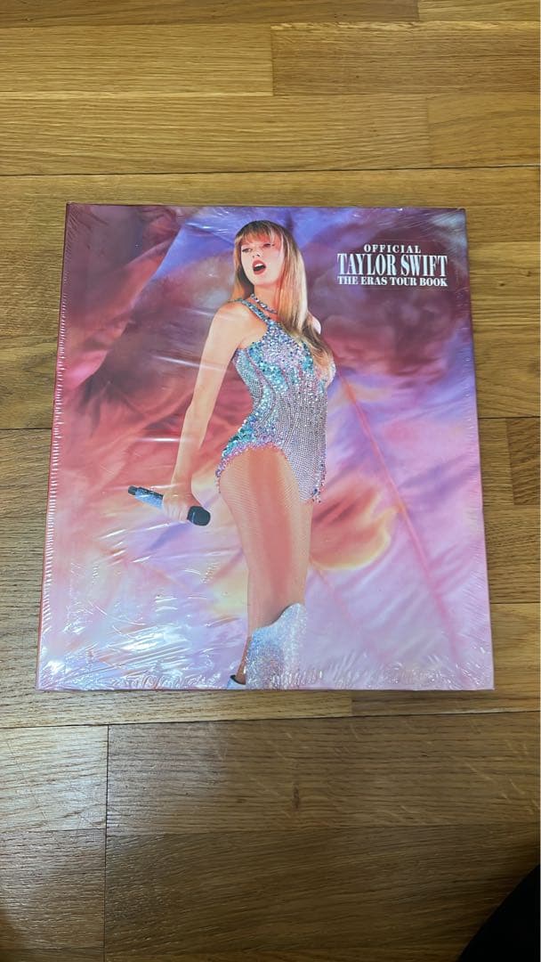 Taylor Swift ErasTourBook 新品未開封シュリンク付き - メルカリ