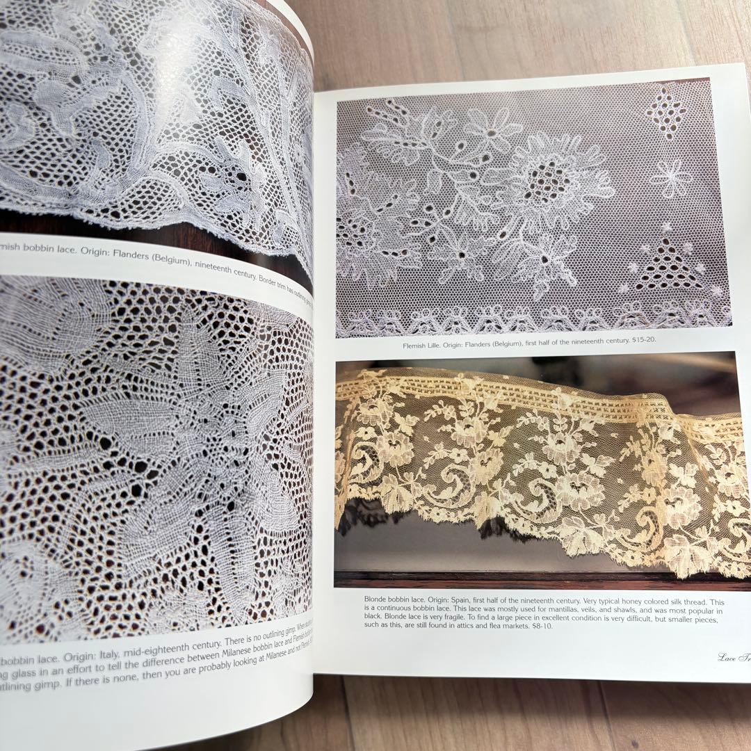 洋書】Graced by Lace: アンティークリネンとレースのガイド - メルカリ