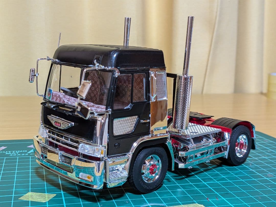 デコトラプラモデル完成品 日野テラヴィトレーラーヘッド ヘビー