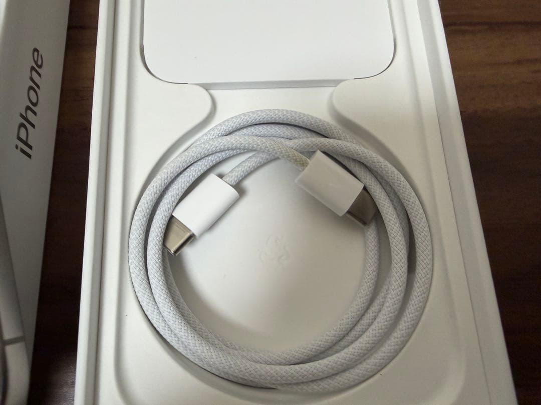 美品】iPhone 15 Pro 256GB バッテリー最大容量98%の通販はau PAY