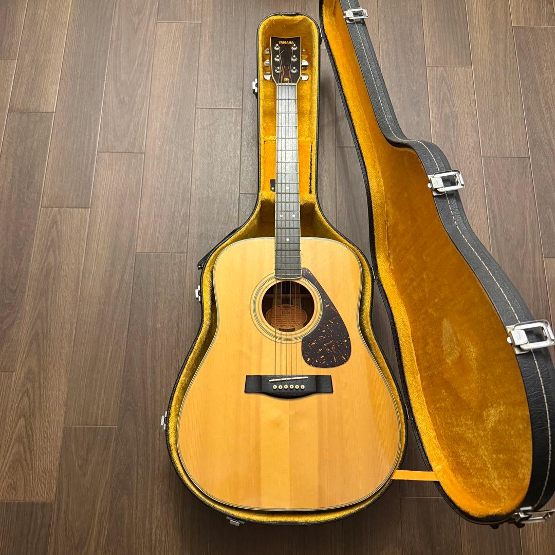 YAMAHA FG-301 アコースティックギター ハードケース付 YAMAHA FG-301 アコースティックギター ハードケース付