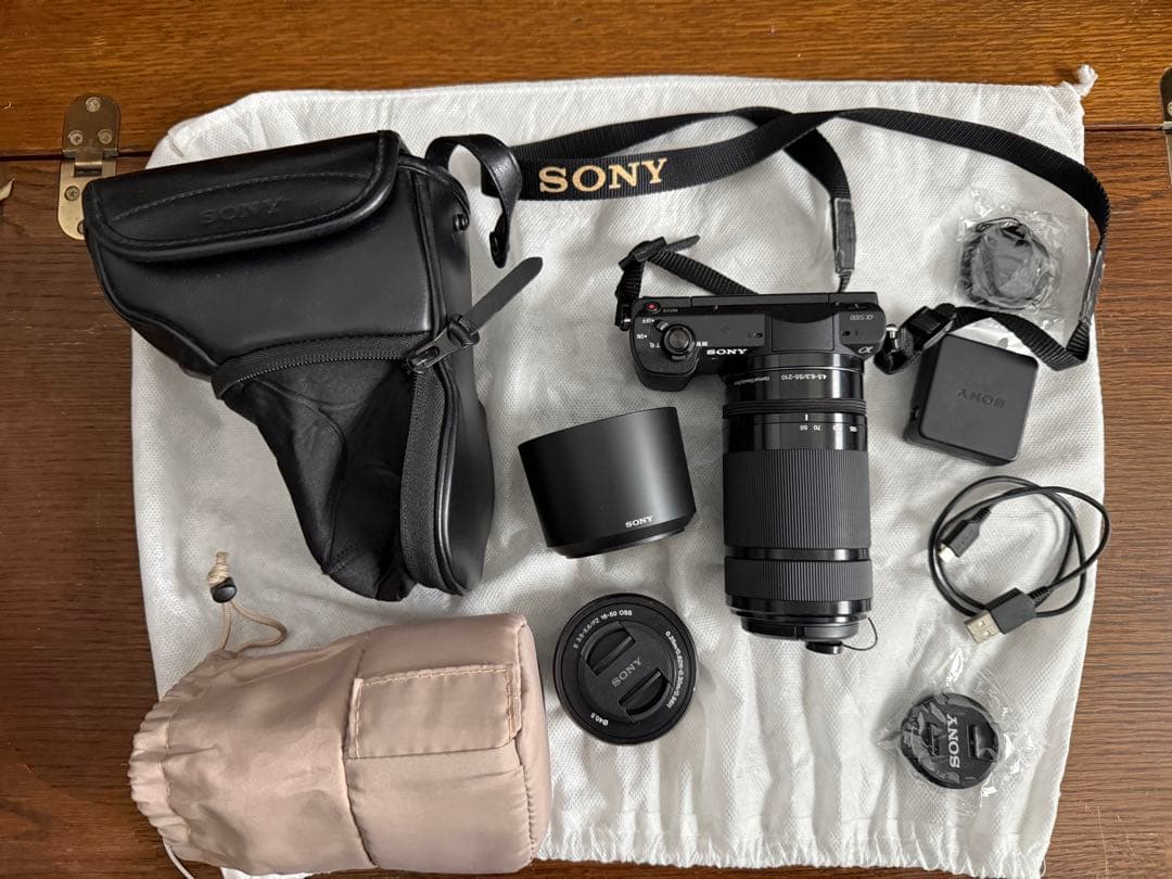 SONY α5100 ダブルズームレンズキット ブラック ILCE-5100YB Amazon | SONY(ソニー) ミラーレス一眼 α5100 ダブルズームレンズ