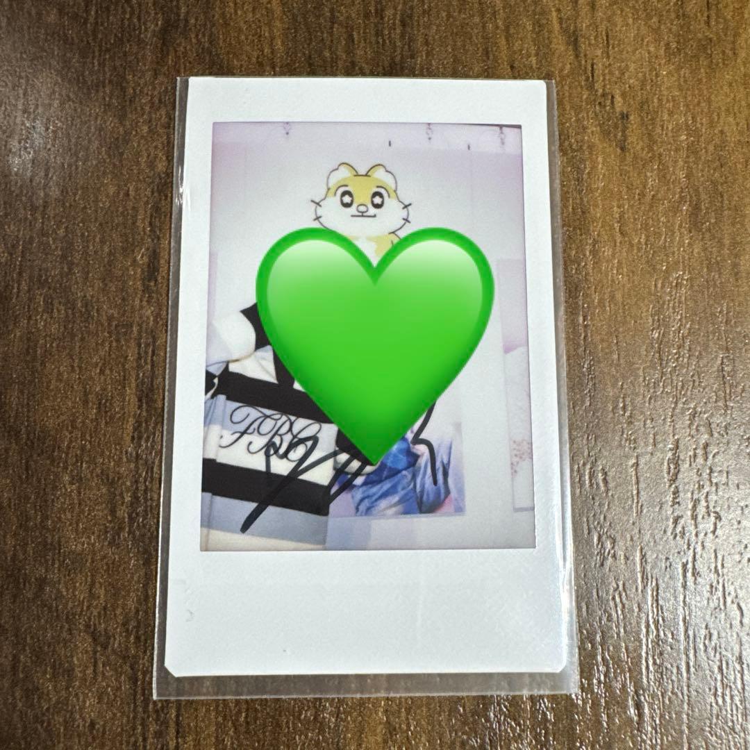 EVNNE イジョンヒョン サイン入り ポラロイド EVNNIZ popup - メルカリ