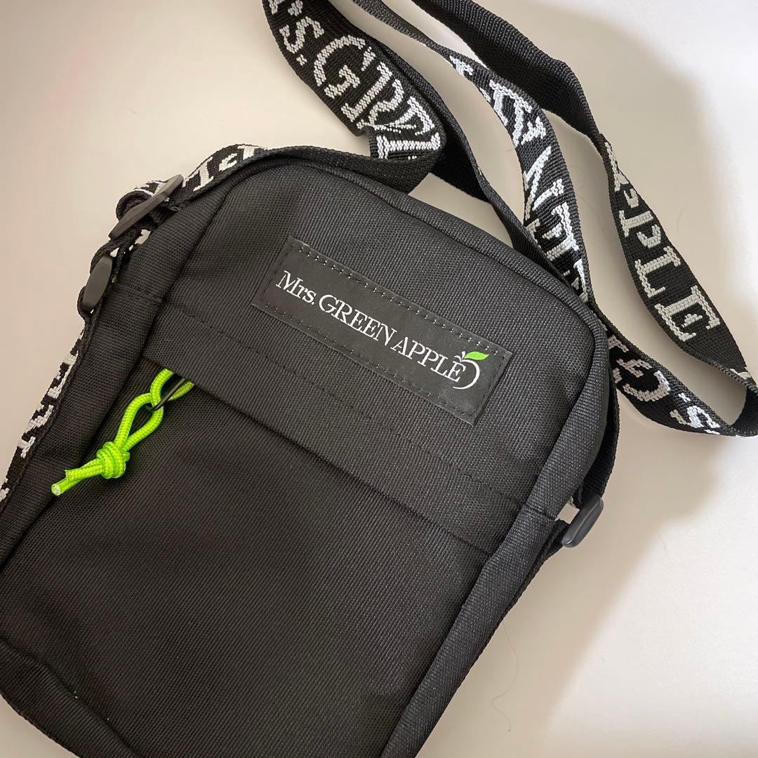 Mrs. GREEN APPLE フロントポケットミニショルダーバッグ
