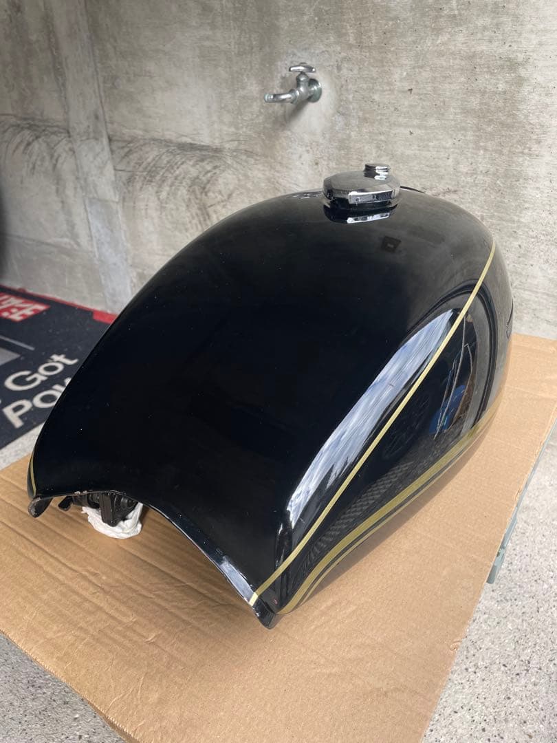 KZ900、KZ1000、Z1、Z2、750D1外装 タンク、テールカウルのみ - メルカリ