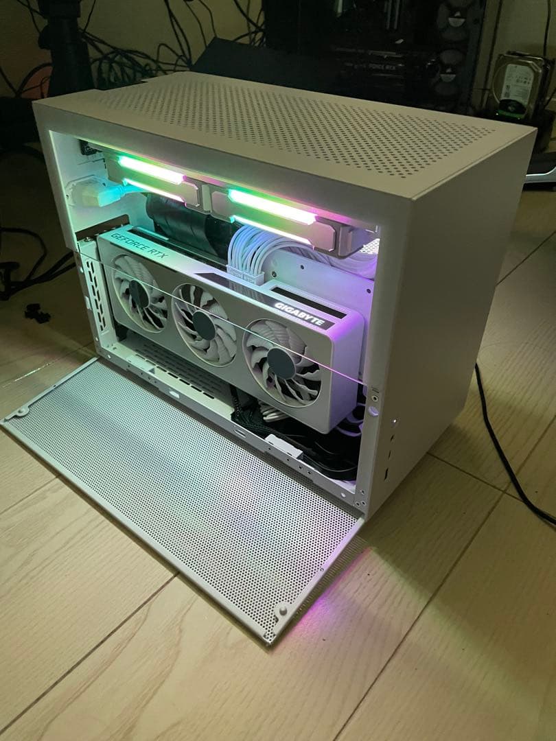 LIANLI Q58-W-4 ホワイト Mini-ITX PCケース