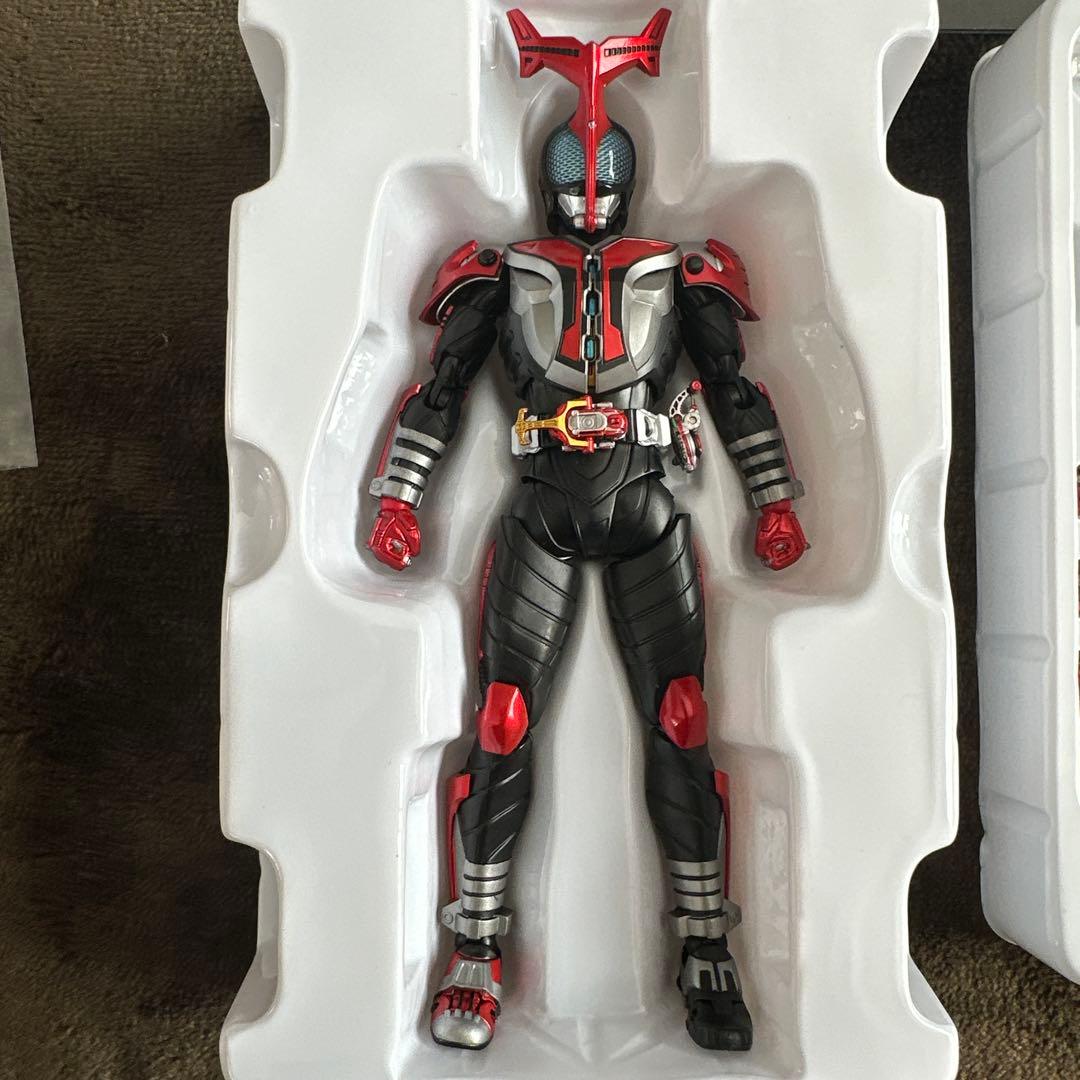 S.H.Figuarts 真骨彫製法　仮面ライダーハイパーカブト