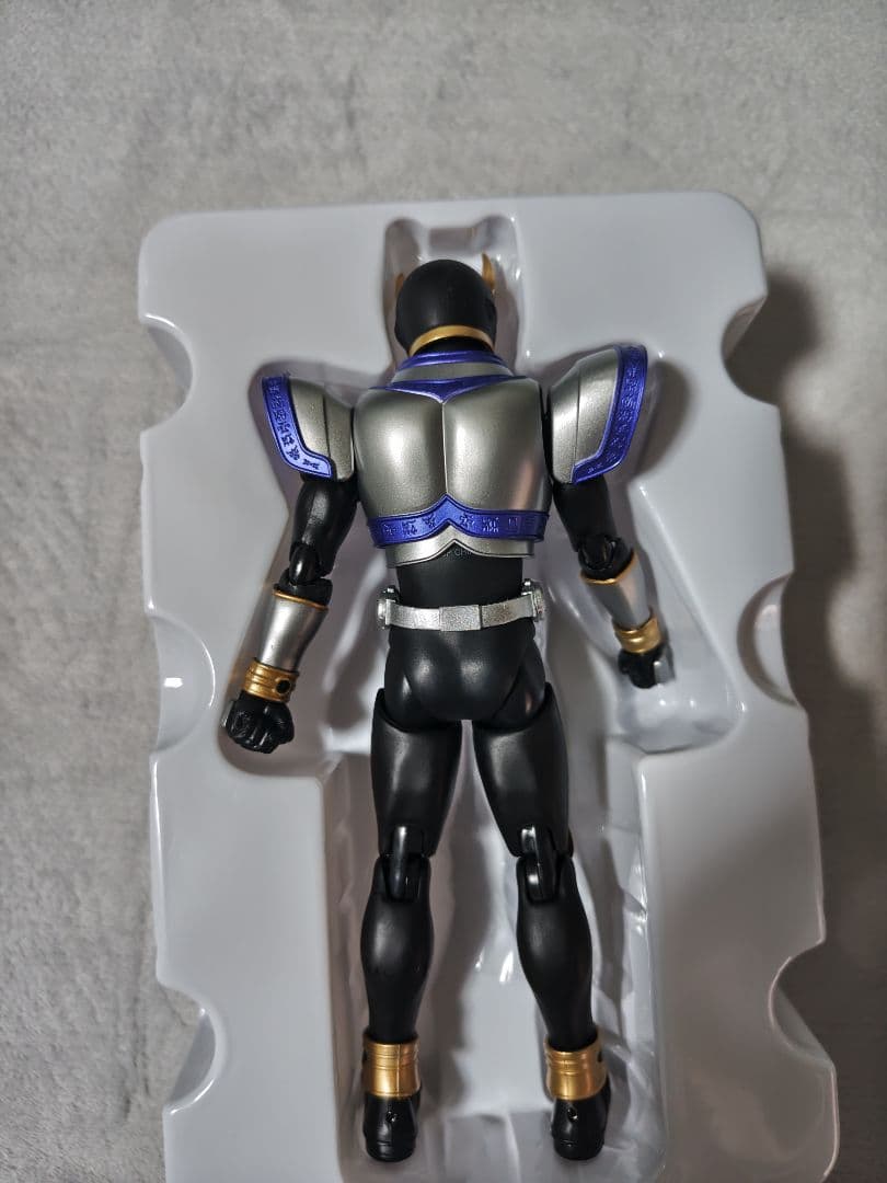 S.H.Figuarts　真骨彫製法　仮面ライダークウガ　タイタンフォーム