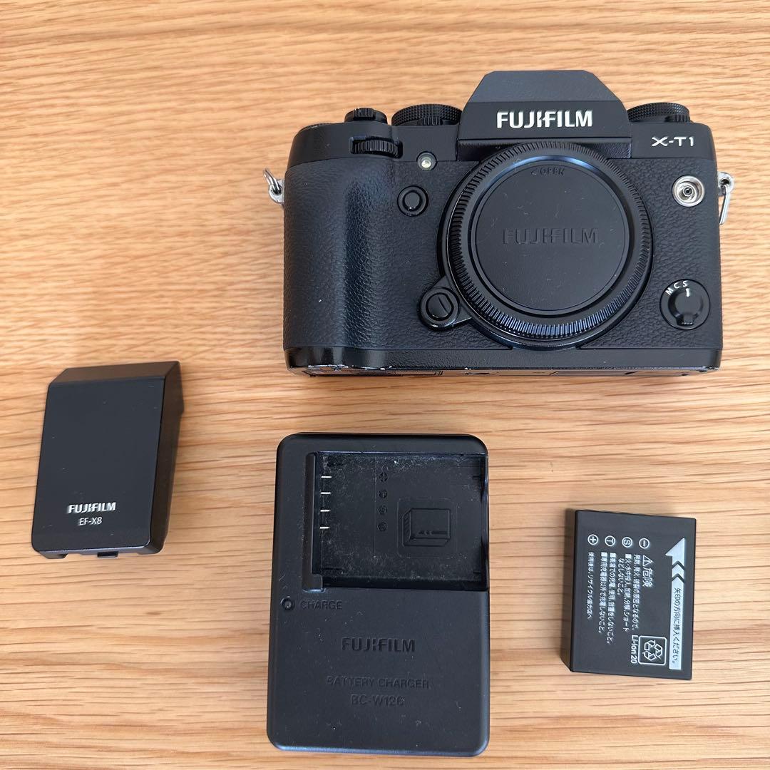 Fujifilm X-T1 一眼レフ ミラーレス カメラ デジカメ フィルム一眼レフライクなデザインのミラーレス「FUJIFILM X-T1