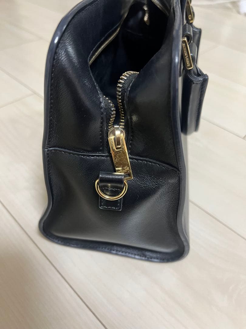 MomoCoco様SAINT LAURENT ブラックレザー ベイビーカバス - メルカリ