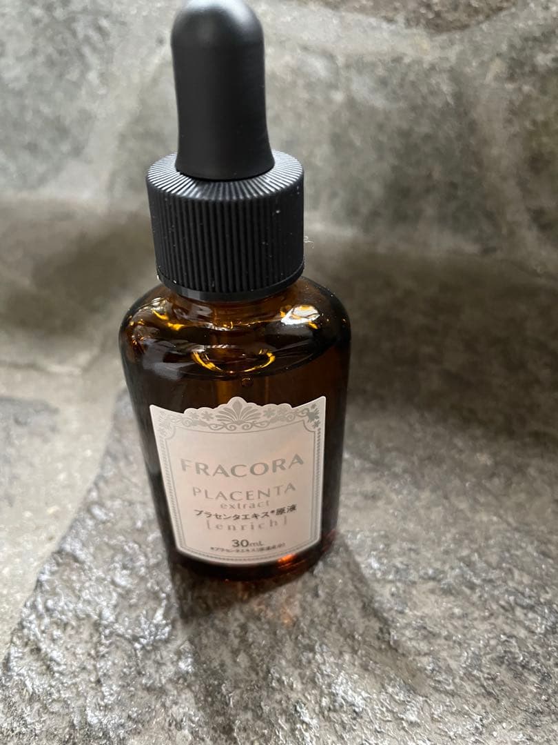 FRACORA PLACENTA extract 30mL - メルカリ