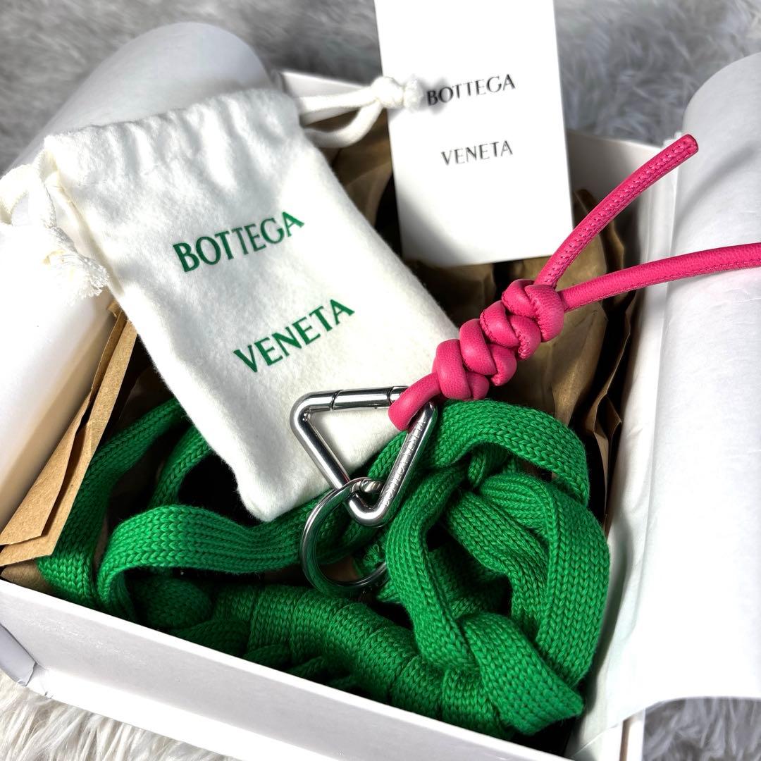 美品】希少 Bottega Veneta トライアングルキーリング ピンク - メルカリ