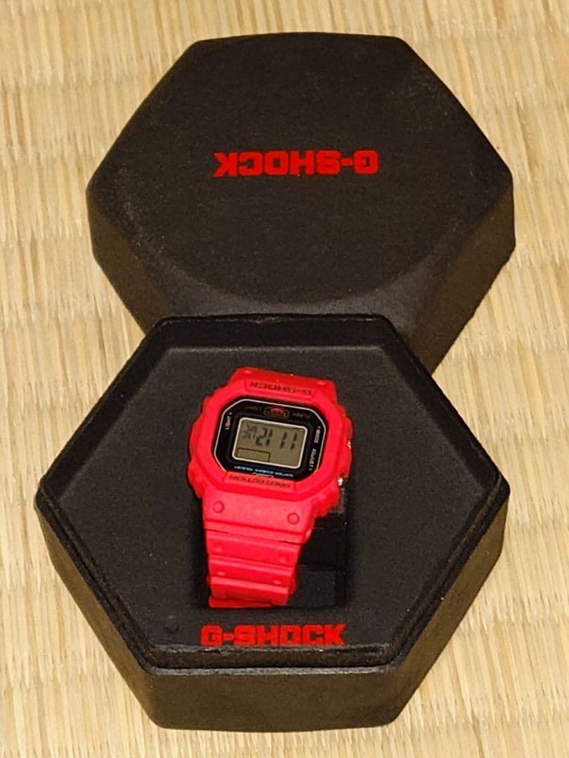 CASIO G-SHOCK nano DWN-5600-4JR レッド CASIO G-SHOCK Nano DWN-5600-4JR RED Ring Watch 5600 SERIES Unisex