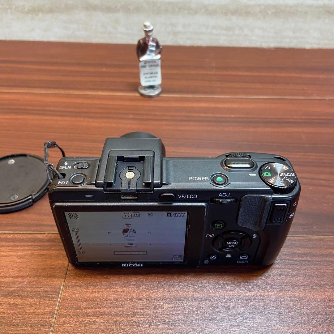 RICOH GX200 デジカメ 4944 - メルカリ