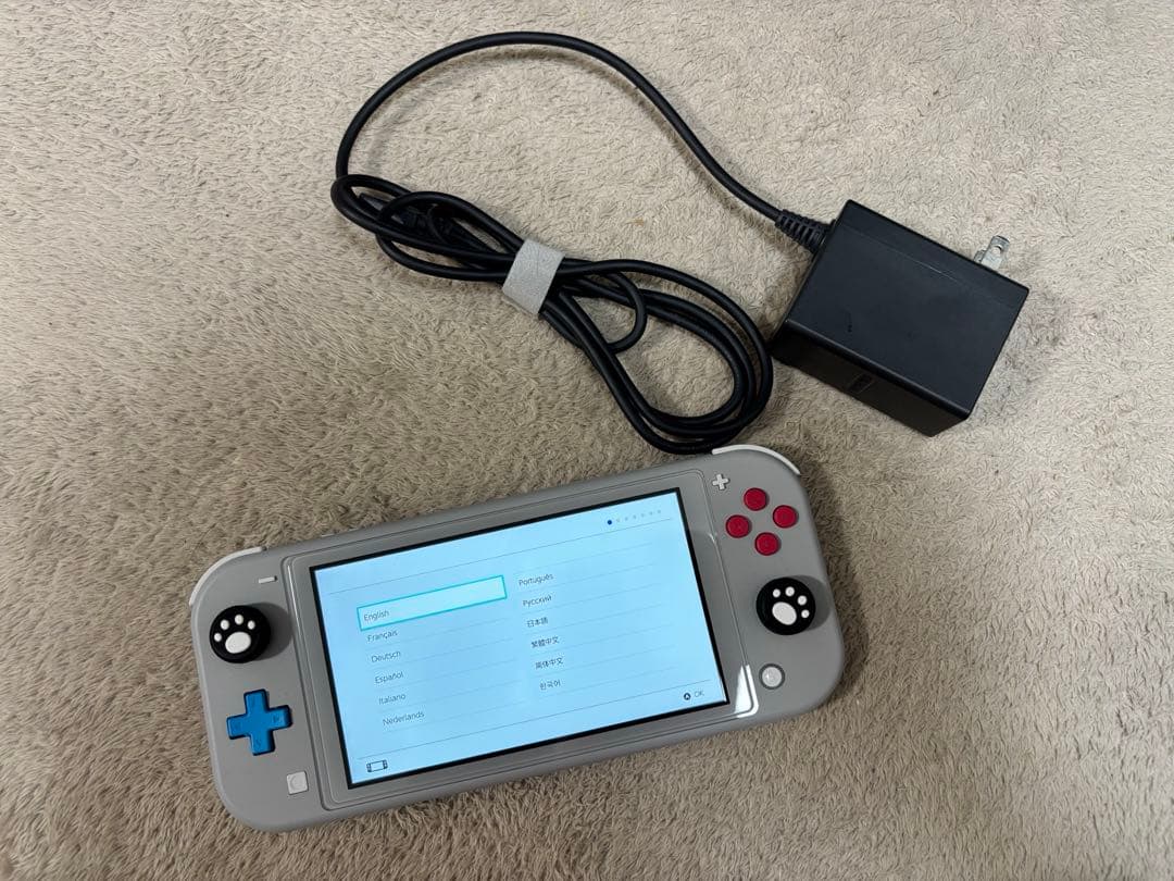 美品　NintendoSwitchLITE 本体 ザシアン ザマゼンタ 剣盾 Amazon.co.jp: 【整備済み品】 任天堂 Nintendo Switch Lite 本体