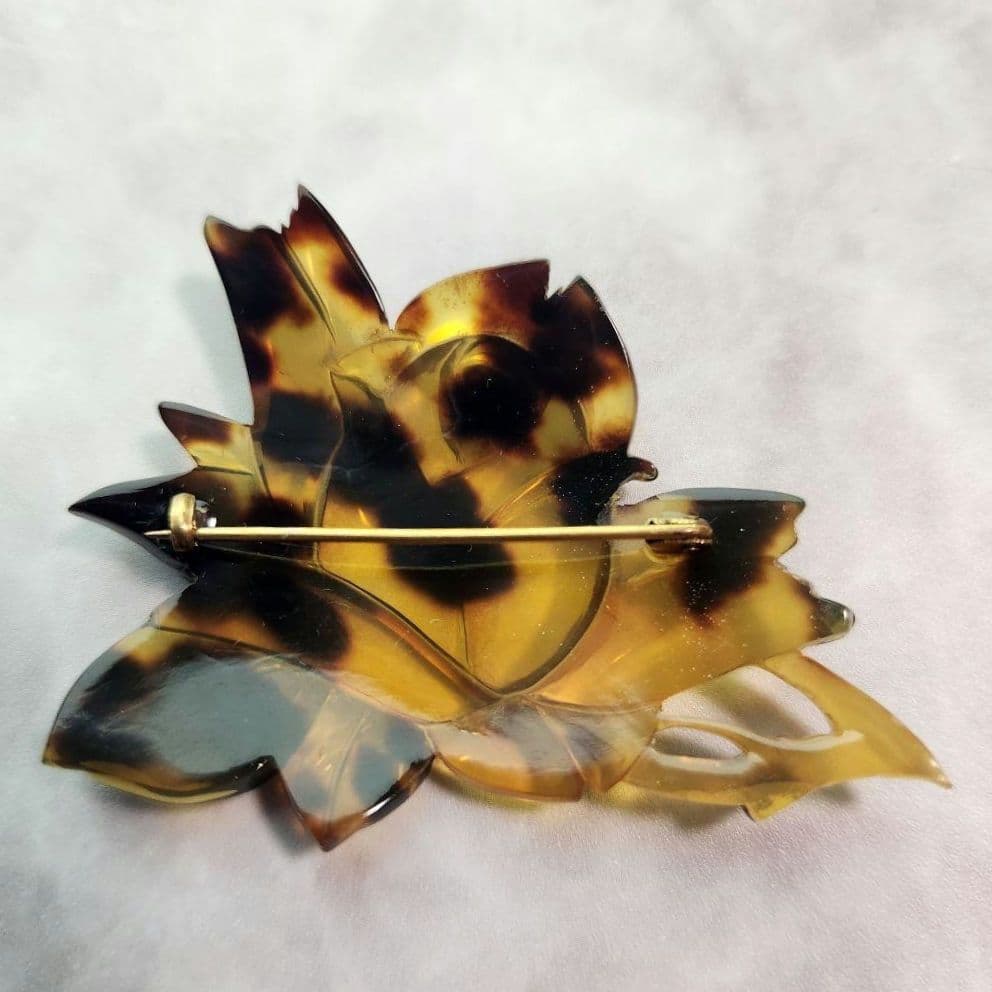本鼈甲 ブローチ 大輪のバラ 20 薔薇 帯留 べっ甲 鼈甲 - メルカリ
