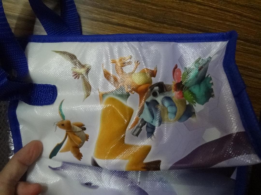 劇場版ポケットモンスター ミュウツーの逆襲』非売品保冷バック - メルカリ