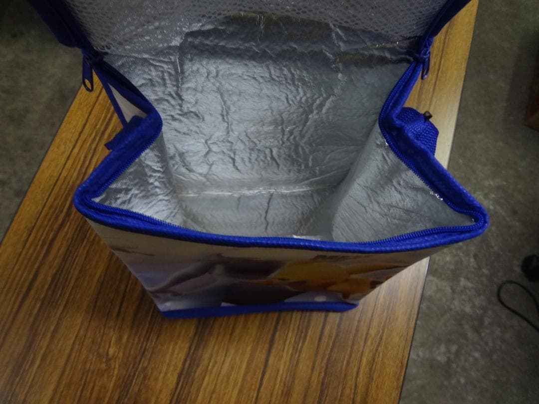 劇場版ポケットモンスター ミュウツーの逆襲』非売品保冷バック - メルカリ