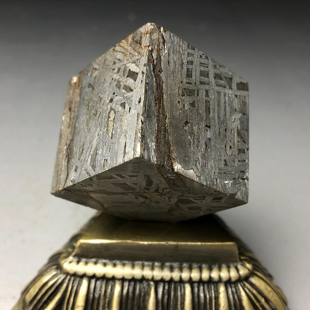 草薙真　アルタイ隕石　メテオライト 立方体　 鉄隕石　重さ199ｇ