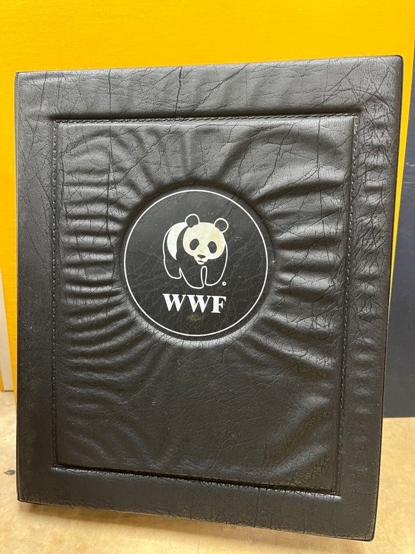 WWF オフィシャル 切手アルバム - メルカリ