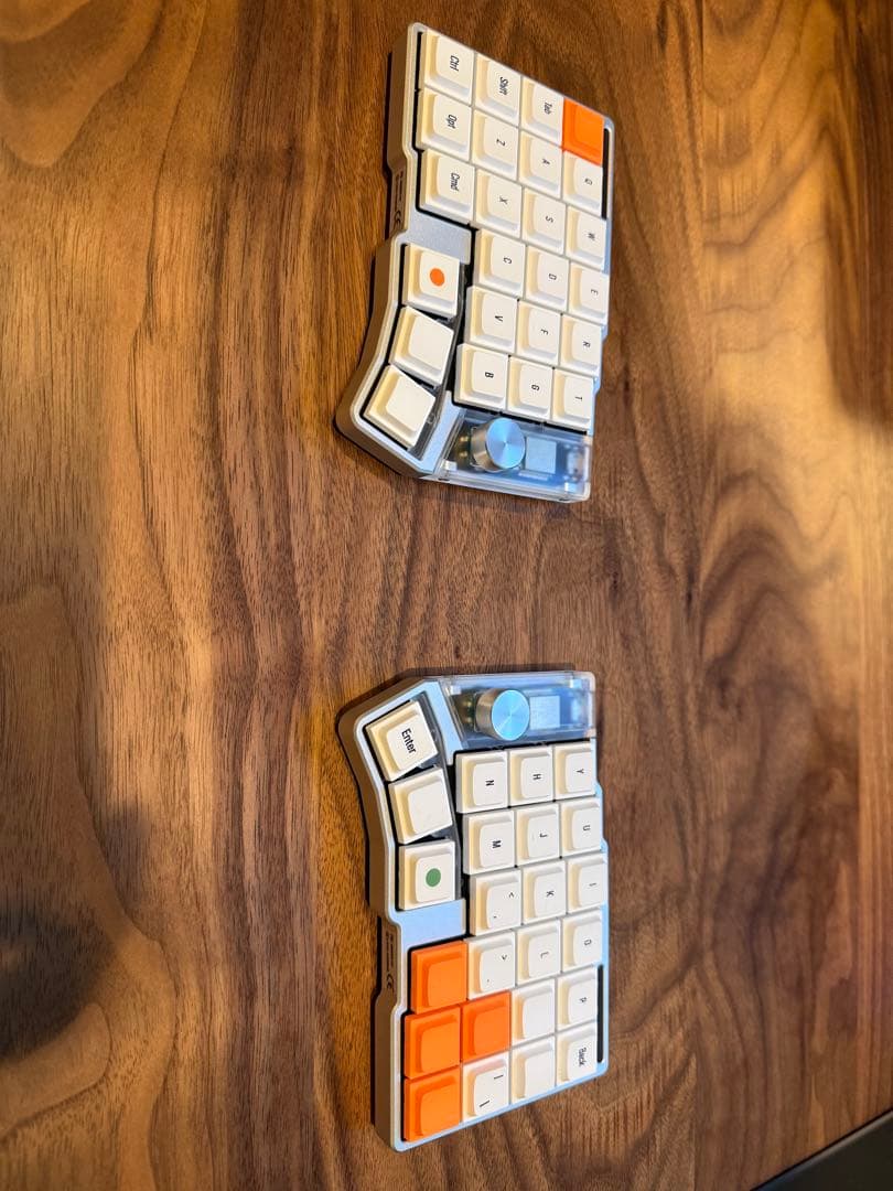 れ*ん様 Cornix LP 無線分割キーボード + 追加キーキャップ - メルカリ