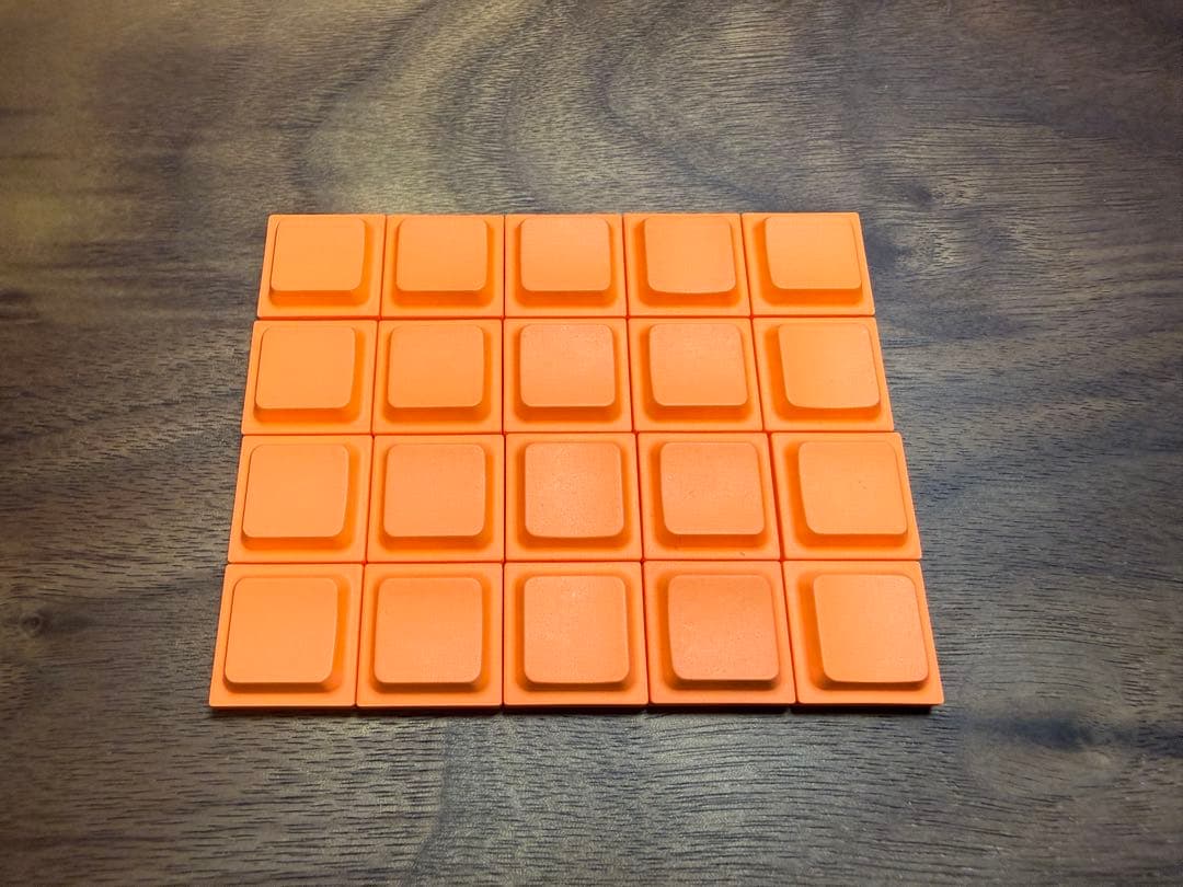 れ*ん様 Cornix LP 無線分割キーボード + 追加キーキャップ - メルカリ