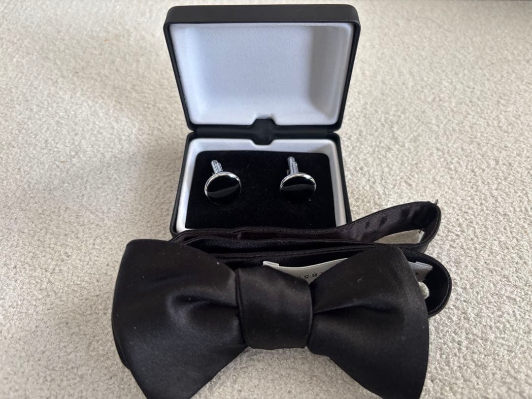 トリートドレッシング 蝶ネクタイ カフス - メルカリ