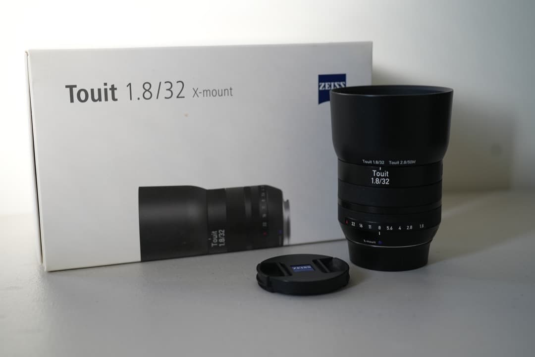 カールツァイスCarl Zeiss Xマウントtouit 1.8/32 Amazon.com : ZEISS Touit 1.8/32 Camera Lens for Fujifilm X-Mount