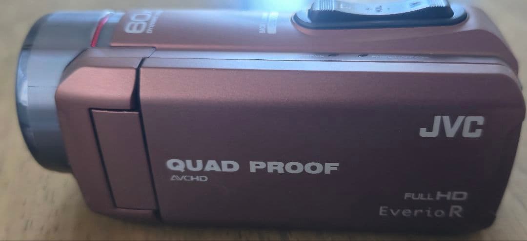 BK　JVC Everio RフルHD ビデオカメラGZ-R400-t JVC Everio R GZ-R400-T [ライトブラウン] 価格比較 - 価格.com