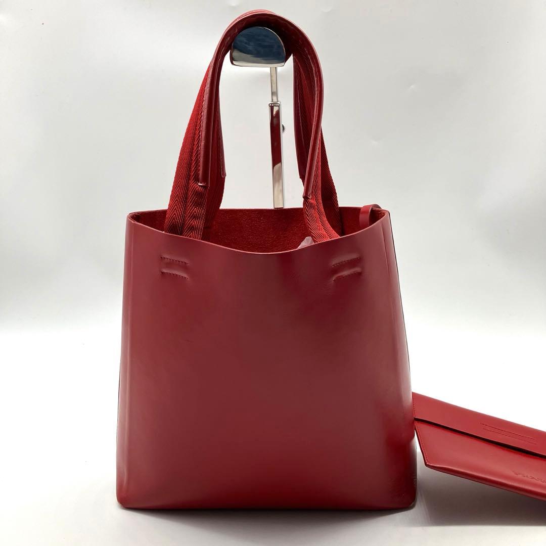 極美品✨ プラダ レザー トートバッグ 赤 ロゴ入 ポーチ付 - メルカリ