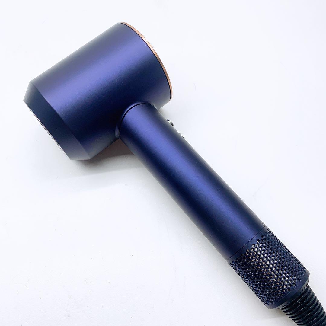 《ほぼ未使用》 ダイソン ドライヤー HD08 Dyson