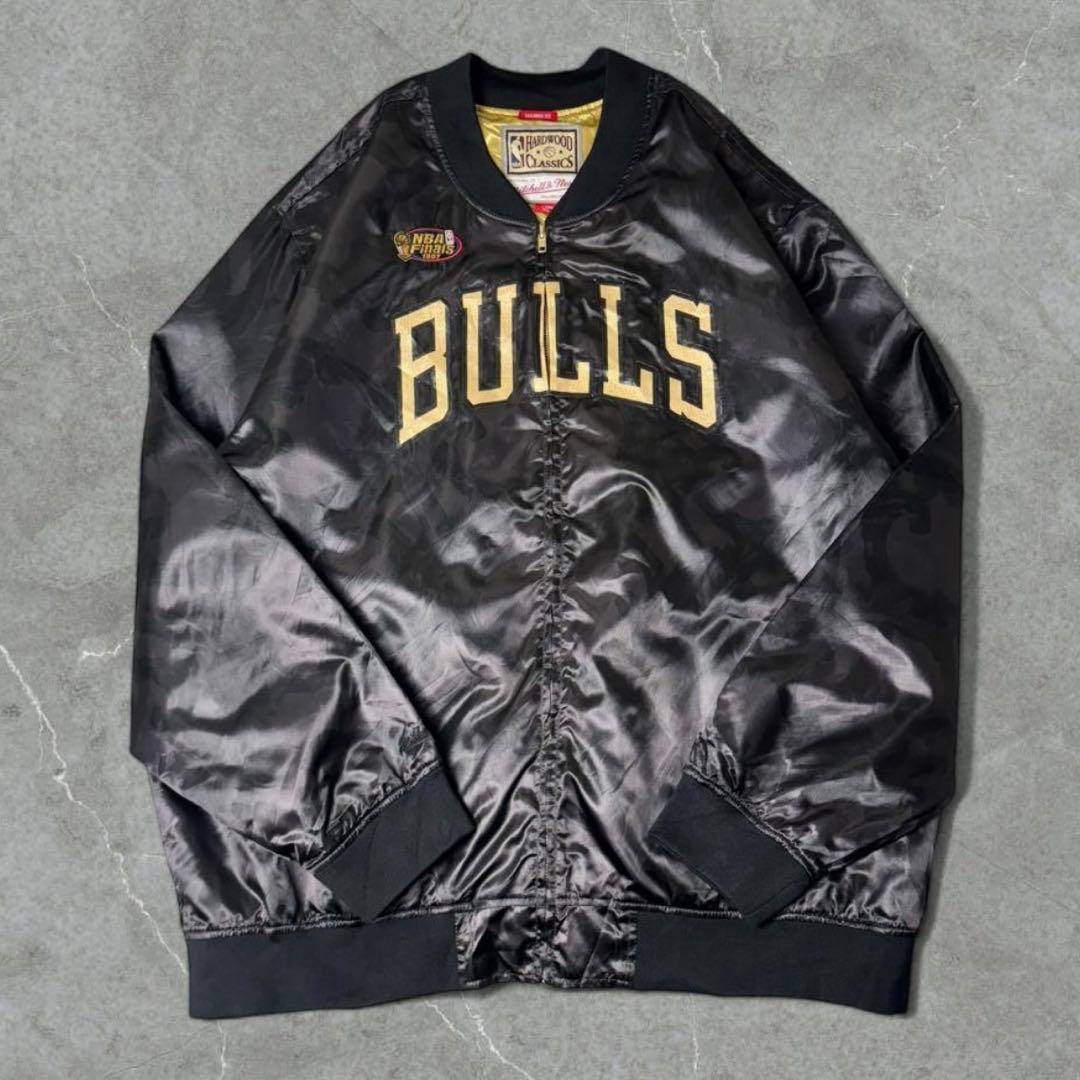 SALE！【美品】ミシェル&ネス　シカゴブルズ　スタジャン 4XL 記念モデル 楽天市場】Mitchell & Ness ミッチェルアンドネス Chicago Bulls Satin